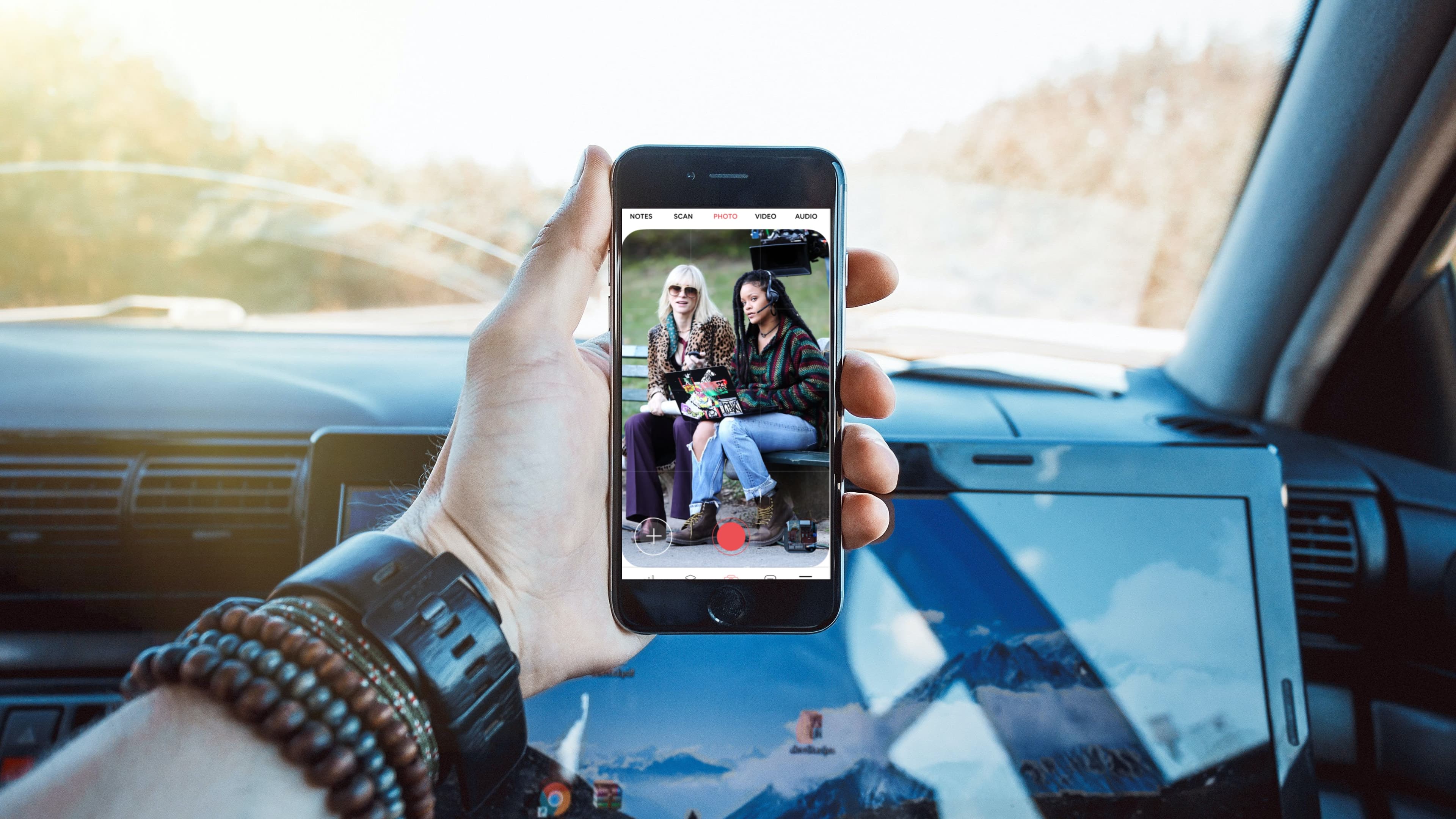 smartmockups_ldr7yulb.jpg